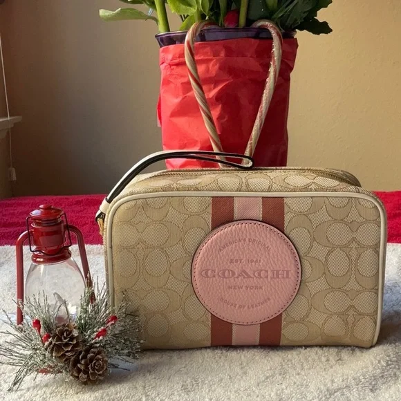 🎄 COACH DEMPSEY BOXY COSMETIC CASE 🎄 - Picture 9 of 16